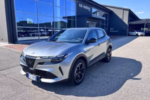 Alfa Romeo Junior BEV 156CV/115kW elettrica