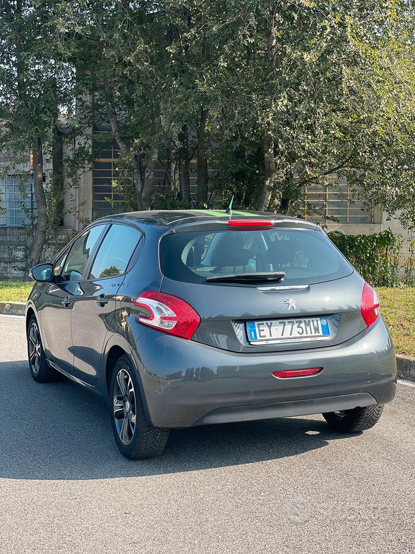 Peugeot 208 2015 photo 3