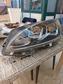 Proiettore Ford Kuga 3 serie 2020