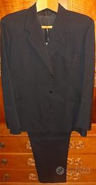 Abito scuro rigato a contrasto blu taglia 54