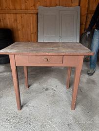 Tavolo rustico d’epoca in legno