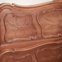 Letto in noce stile barocco piemontese