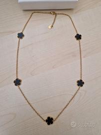 Collana dorata in acciaio inossidabile con fiori