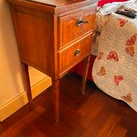 Comodino legno primi 900