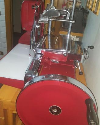 Affettatrice Lincoln col. rosso in stile Berkel
