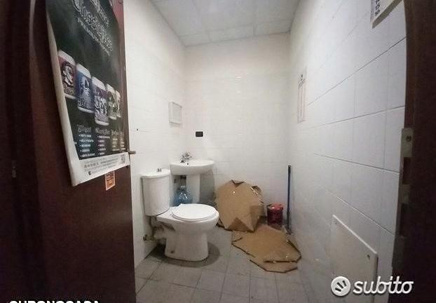 Negozio/Bottega pressi Centro Commerciale