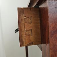 Mobile di legno antico