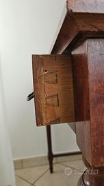 Mobile di legno antico