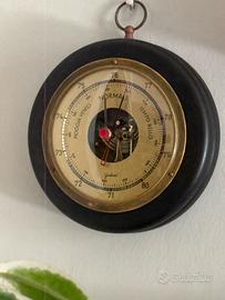 Strumento meteo vintage, restauro stile industry