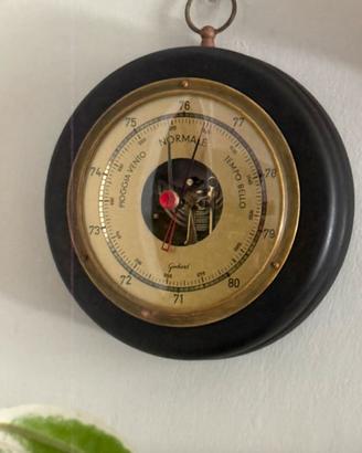 Strumento meteo vintage, restauro stile industry