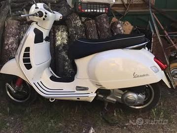 Vespa 300 gts ie
