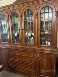 Credenza con sopralzo a vetrina