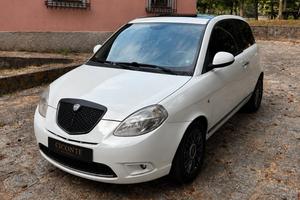 Lancia Ypsilon 1.3 MJT 75 CV Platino