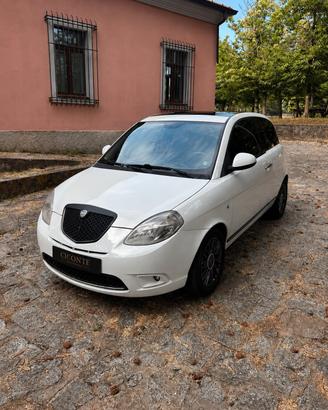 Lancia Ypsilon 1.3 MJT 75 CV Platino