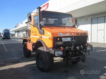 Mercedes Unmog U 1200 Allestimento Spargisale