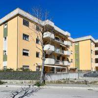 4 LOCALI A VASTO