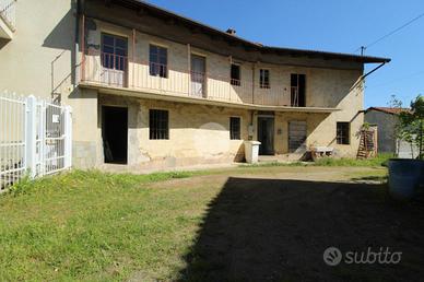 CASA SEMINDIPENDENTE A SOMMARIVA PERNO