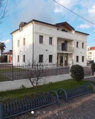 Prestigioso Ufficio di rappresentanza