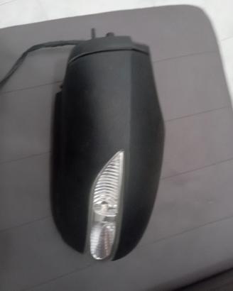 Salve a tutti specchietto lato guida Mercedes 