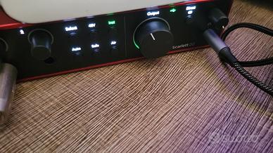 scheda audio scarlet 4 gen più pedale mimiq