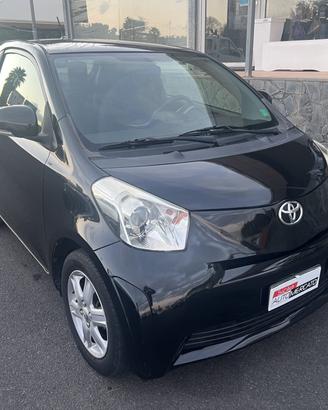 toyota iq automatica colore nera benzina come nuov