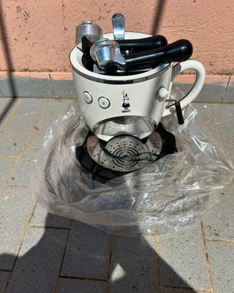 ビアレッティ#Tazzona#タッゾーナ　CF36 イタリア、BIALETTI（ビアレッティ）の新作エスプレッソマシン