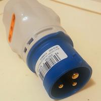 adattatore presa elettrica industriale civile