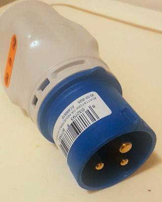 adattatore presa elettrica industriale civile