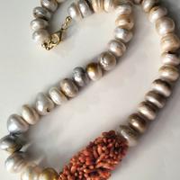 collana di perle naturali e corallo rosso di Sciac