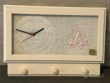 Appendiabiti decorativo con orologio
