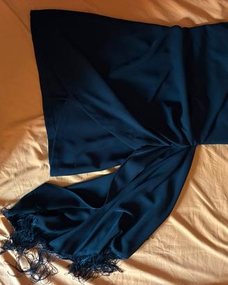 Vestito nero elegante con frange