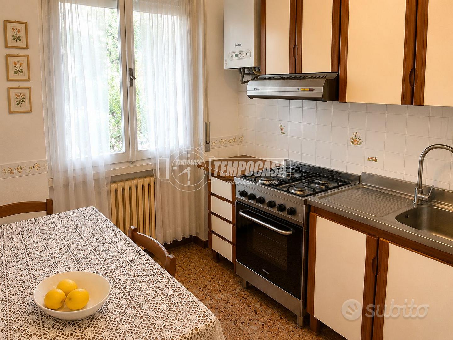 4 LOCALI IN PICCOLA PALAZZINA - Vista 2