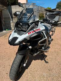 BMW GS1200 Adventure