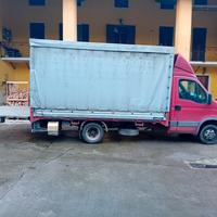 Iveco 35C 12 hai  con sponda telonato gemellato