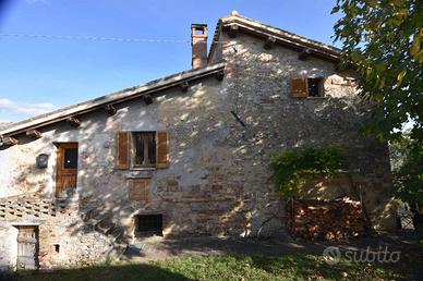 Rustico / Casale di 89 m² con 3 locali a Montefalc