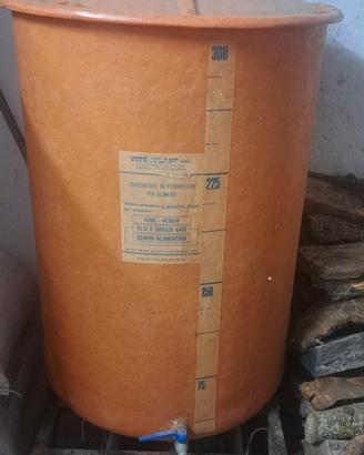 Recipiente 300 litri con rubinetto 