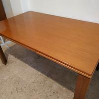 Tavolo allungabile di legno