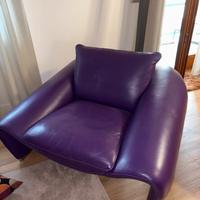 Divano e poltrona pelle color prugna Chateau D’ax