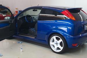 Ford Focus 2.0i 16V RS Imperial Blue 215cv