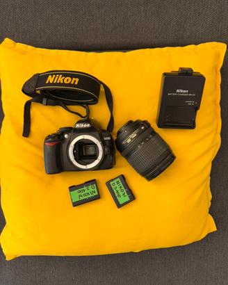 Nikon d3100 + obiettivo 18-105 mm e 3 batterie