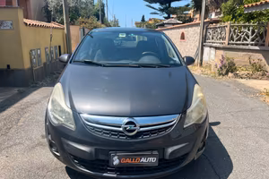 Opel Corsa 1.2 5 porte Cosmo