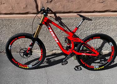 TREK SESSION 9.9 FULL CARBON