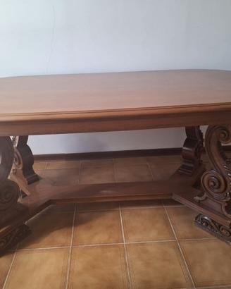 TAVOLO IN NOCE INTAGLIATO PER SALA DA PRANZO O SAL