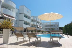 Jesolo-piano terra-piscina-piscina-centro-spiaggia