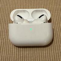 AirPods Pro con custodia di ricarica wireless