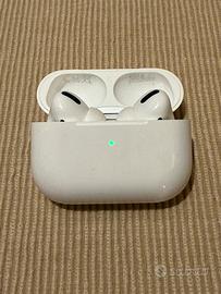 AirPods Pro con custodia di ricarica wireless