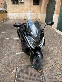 Kymco AK 550