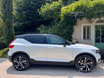 Volvo XC40 D4 R-Design