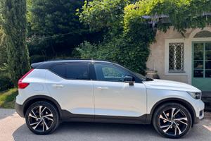 Volvo XC40 D4 R-Design