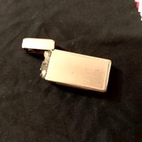 Accendino vintage placcato oro .